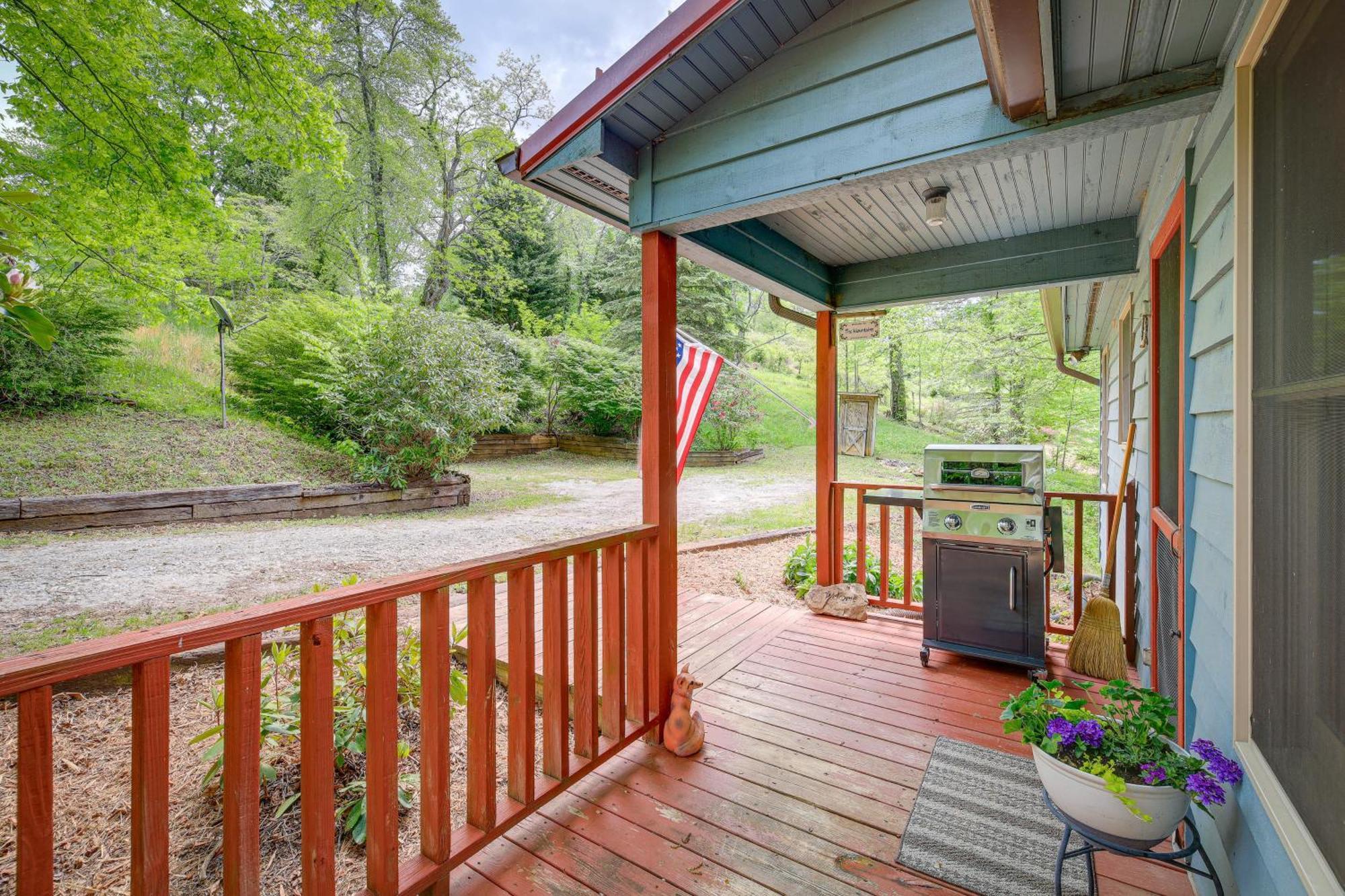 Quaint Blue Ridge Cabin Rental With On-Site Stream! Sparta Exterior foto