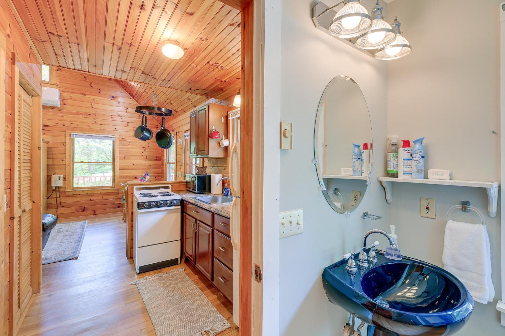 Quaint Blue Ridge Cabin Rental With On-Site Stream! Sparta Exterior foto