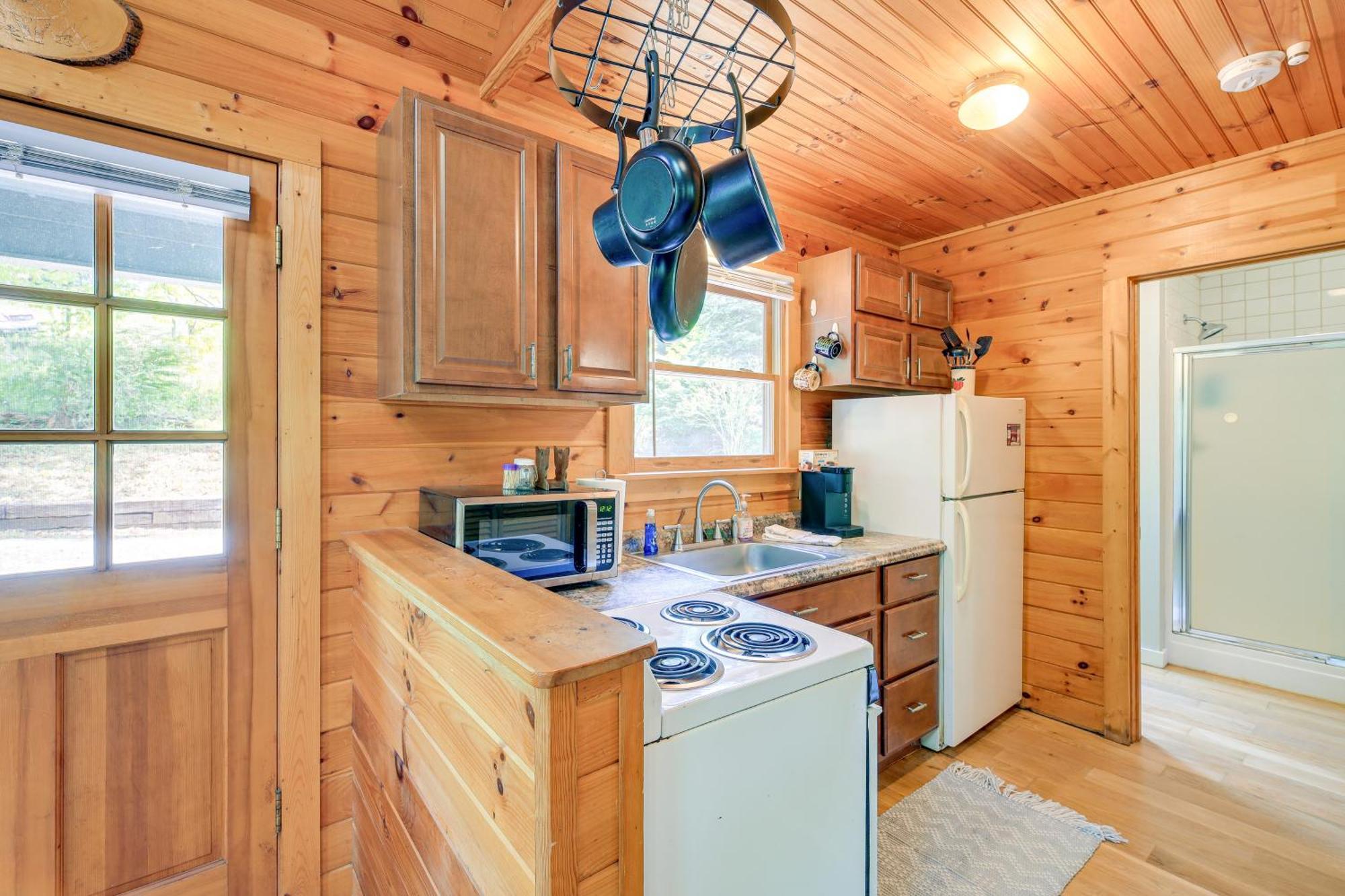 Quaint Blue Ridge Cabin Rental With On-Site Stream! Sparta Exterior foto