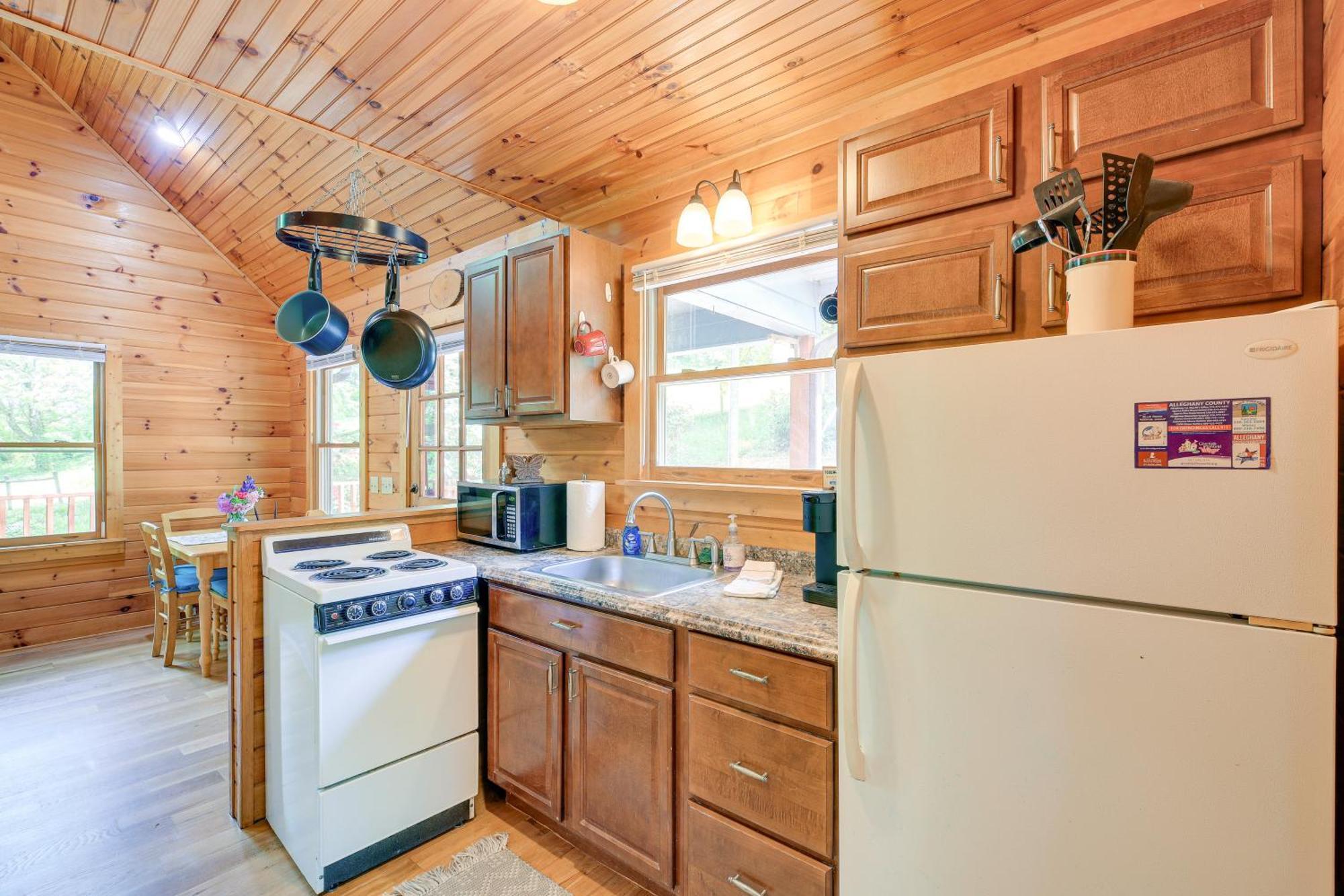 Quaint Blue Ridge Cabin Rental With On-Site Stream! Sparta Exterior foto